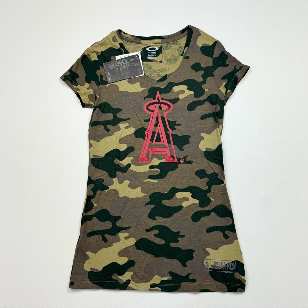 NEW! Women’s Oakley MLB Los Angeles Angeles Camo S/S T-Shirt Size XS W/Tags